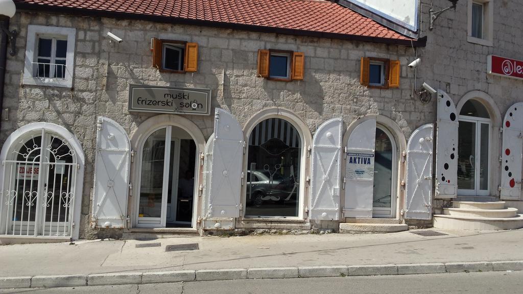 Studio Centar Sp Требине Екстериор снимка